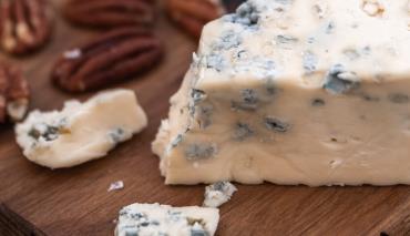 В Беларуси начали производить сыр с голубой плесенью